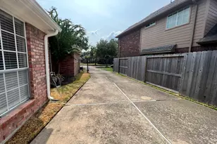 1718 Berkoff Dr, Sugar Land, TX 77479 - Photo 40