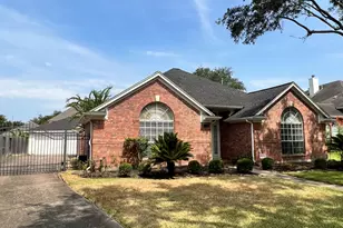 1718 Berkoff Dr, Sugar Land, TX 77479 - Photo 2