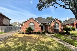 1718 Berkoff Dr, Sugar Land, TX 77479 - Photo 1