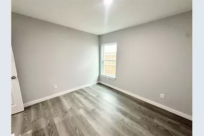 8215 Crestview Drive #B, Houston, TX 77028 - Photo 10