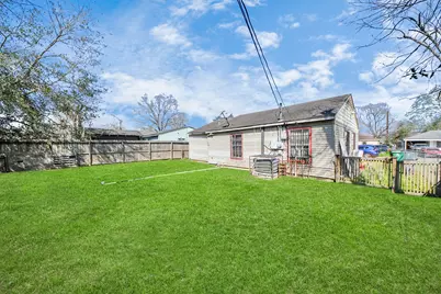 4926 Van Fleet Street, Houston, TX 77033 - Photo 4