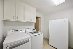9110 Cliffwood Dr, Houston, TX 77096 - Photo 26