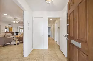 9110 Cliffwood Dr, Houston, TX 77096 - Photo 2