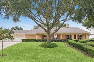 9110 Cliffwood Dr, Houston, TX 77096 - Photo 1