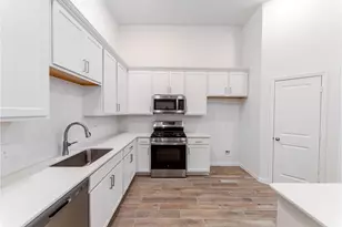 402 Merlot Dr, Alvin, TX 77511 - Photo 10