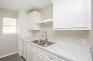 6014 Collingsworth St, Houston, TX 77026 - Photo 6