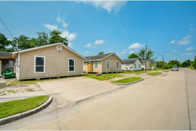 6014 Collingsworth Street #2, Houston, TX 77026 - Photo 2