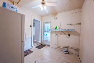 907 Peach St, El Campo, TX 77437 - Photo 20