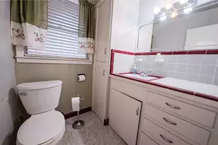 907 Peach St, El Campo, TX 77437 - Photo 18