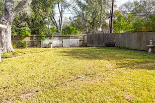907 Peach St, El Campo, TX 77437 - Photo 24