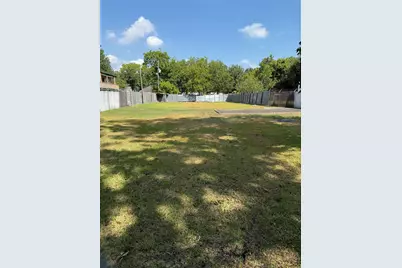 7327 Lindencrest Street, Houston, TX 77061 - Photo 2