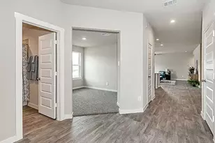 107 Bunker Hl Ct, Anahuac, TX 77514 - Photo 2