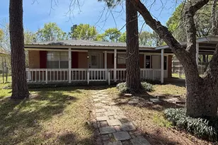432 Young St, Livingston, TX 77351 - Photo 1