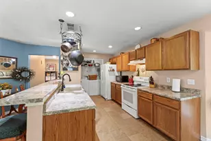 437 County Road 165 Dr, Boling, TX 77420 - Photo 14