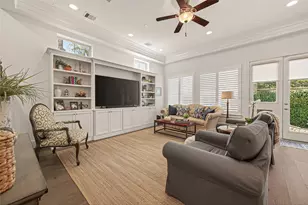 1607 W Rose Terrace Ln, Houston, TX 77055 - Photo 4