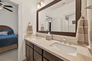 1607 W Rose Terrace Ln, Houston, TX 77055 - Photo 34