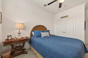 1607 W Rose Terrace Ln, Houston, TX 77055 - Photo 32