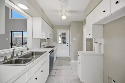 11502 Bellerive Drive, Houston, TX 77072 - Photo 8