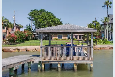 1109 Harbor View Drive, Galveston, TX 77550 - Photo 48