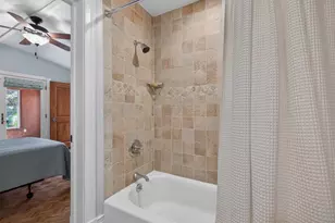 1109 Harbor View Dr, Galveston, TX 77550 - Photo 36