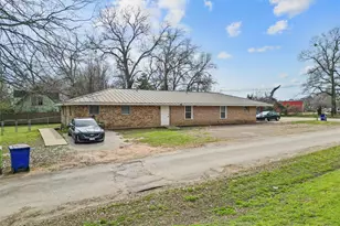 300 S Cedar, Crockett, TX 75835 - Photo 2
