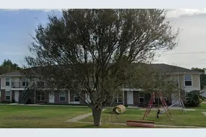 501 Henderson Ave, Palacios, TX 77465 - Photo 4