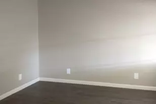 501 Henderson Ave, Palacios, TX 77465 - Photo 4