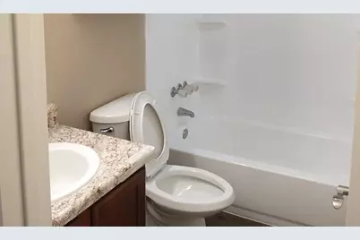 501 Henderson Ave, Palacios, TX 77465 - Photo 6