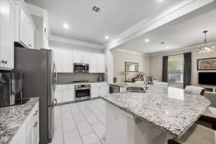 838 W 20th St, Houston, TX 77008 - Photo 2