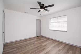 9426 Kingsvalley St, Houston, TX 77075 - Photo 36