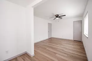 9426 Kingsvalley St, Houston, TX 77075 - Photo 34