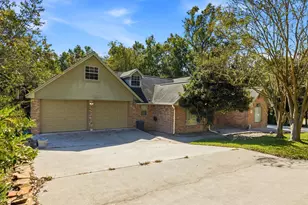 205 Don Q Ln, Baytown, TX 77523 - Photo 2