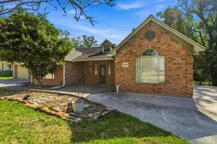 205 Don Q Ln, Baytown, TX 77523 - Photo 2
