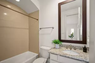 1217 E 28th St, Houston, TX 77009 - Photo 6