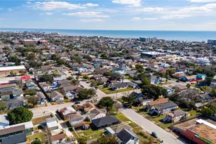 4612 Ave Q 1/2, Galveston, TX 77551 - Photo 36