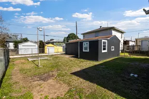 4612 Ave Q 1/2, Galveston, TX 77551 - Photo 32
