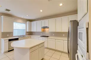 4019 Angel Springs Dr, Sugar Land, TX 77479 - Photo 18