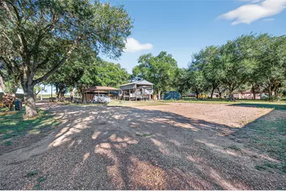 402 Fm 360 Road, Beasley, TX 77417 - Photo 10