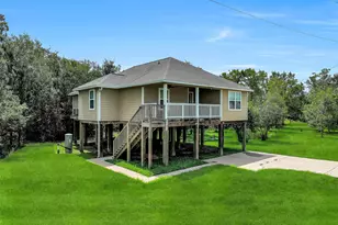 11930 Bastrop Beach Rd, Angleton, TX 77515 - Photo 6