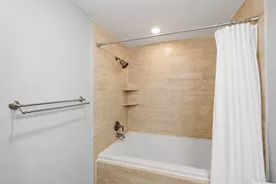 4733 Carleen Rd, Houston, TX 77092 - Photo 14