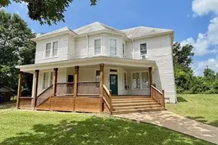 1403 14th St, Huntsville, TX 77340 - Photo 2
