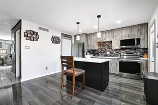 7911 Kendalia Dr, Houston, TX 77036 - Photo 14