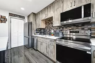 7911 Kendalia Dr, Houston, TX 77036 - Photo 4