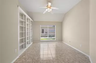 11 Crestview Trail, Houston, TX 77082 - Photo 10