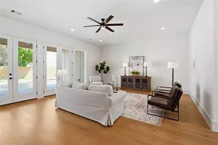 1918 Spillers Ln, Houston, TX 77043 - Photo 8