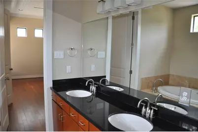 510 Lovett Boulevard #201, Houston, TX 77006 - Photo 8