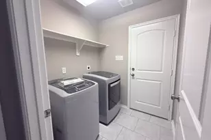 1975 Briar Grove Dr, Conroe, TX 77301 - Photo 4