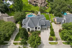 25 Club Oak Ct, Kingwood, TX 77339 - Photo 1