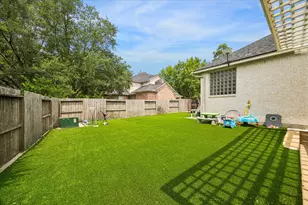25 Club Oak Ct, Kingwood, TX 77339 - Photo 32