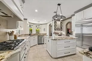 25 Club Oak Ct, Kingwood, TX 77339 - Photo 10